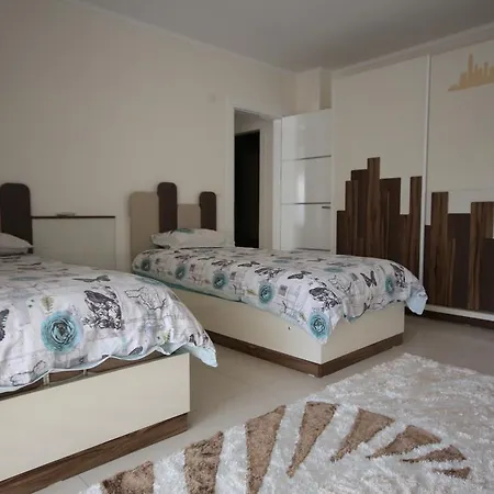 Nl, 2 B/r Duplex Orion City Wissam Apartamento